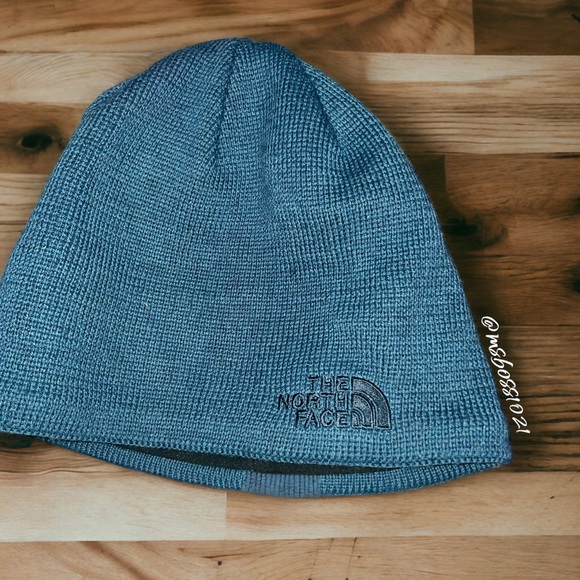 The Northface Unisex Beanie in Black OR Green OR Blue OR Grey OR Burgundy NEW - Picture 3 of 7